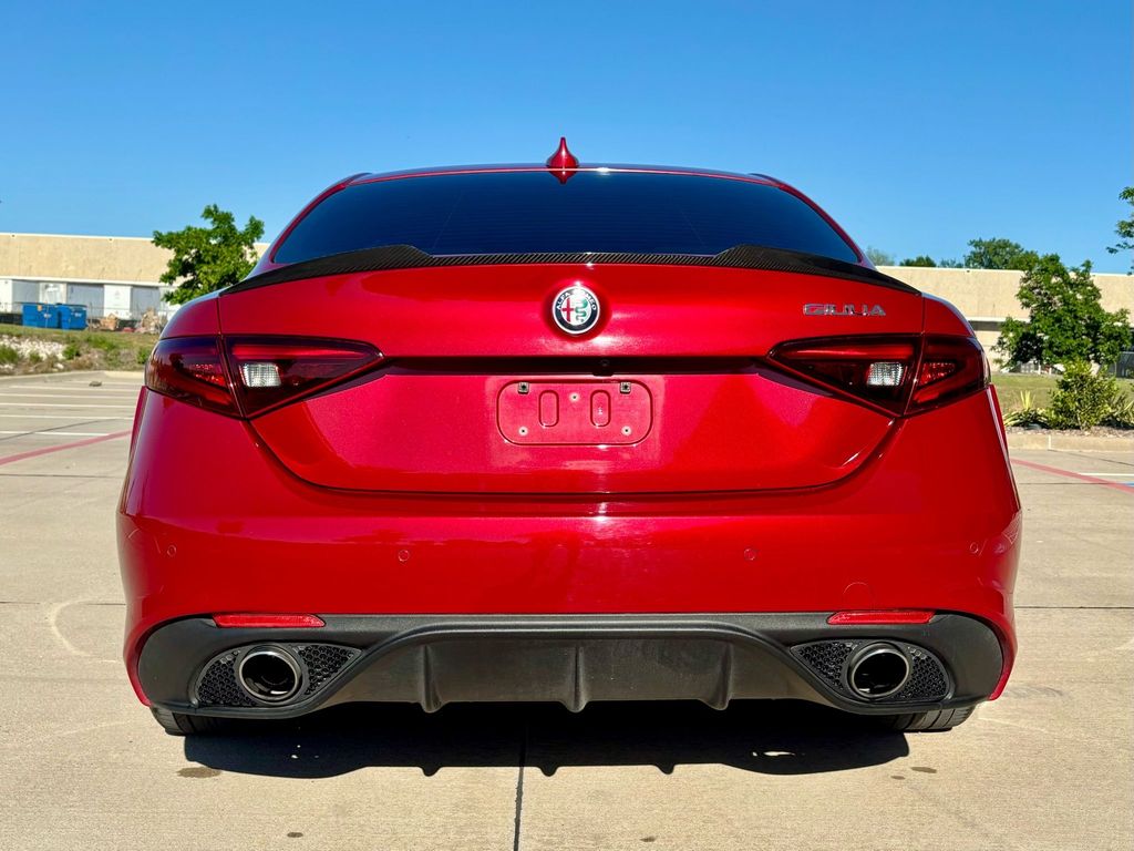 2018 Alfa Romeo Giulia - Image 7 2018 Alfa Romeo Giulia - Image 7