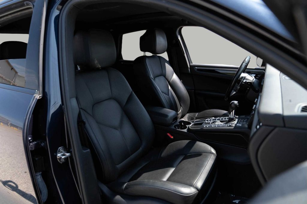 2021 PORSCHE MACAN SUV V6, TURBO, 3.0 LITER S SPORT UTILITY 4D
