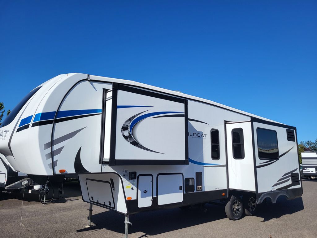 2022 WILDCAT BY FOREST RIVER WILDCAT FIFTH WHEEL - - 302BH