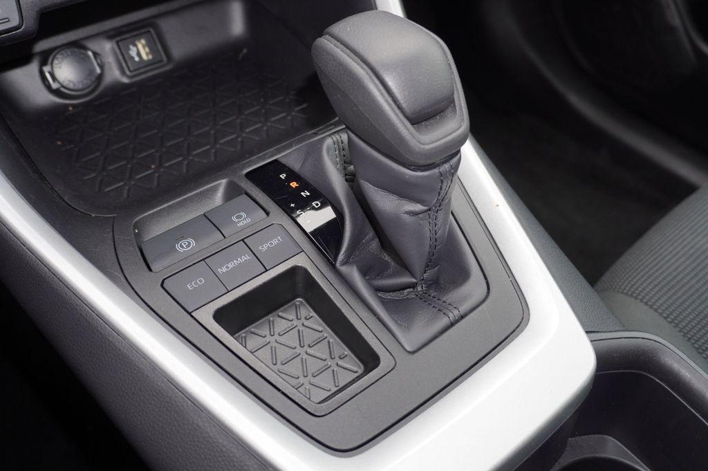 2024 TOYOTA RAV4 SUV 4-CYL, DYNAMIC-FORCE, 2.5 LITER LE SPORT UTILITY 4D