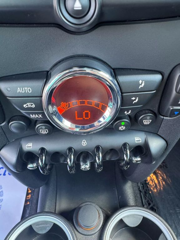 2011 MINI CLUBMAN HATCHBACK 4-CYL, 1.6 LITER COOPER HATCHBACK 3D