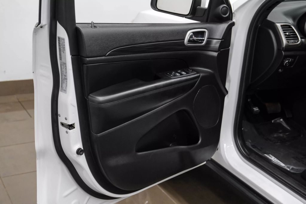 2021 JEEP GRAND CHEROKEE SUV V6, VVT, 3.6 LITER LAREDO X SPORT UTILITY 4D