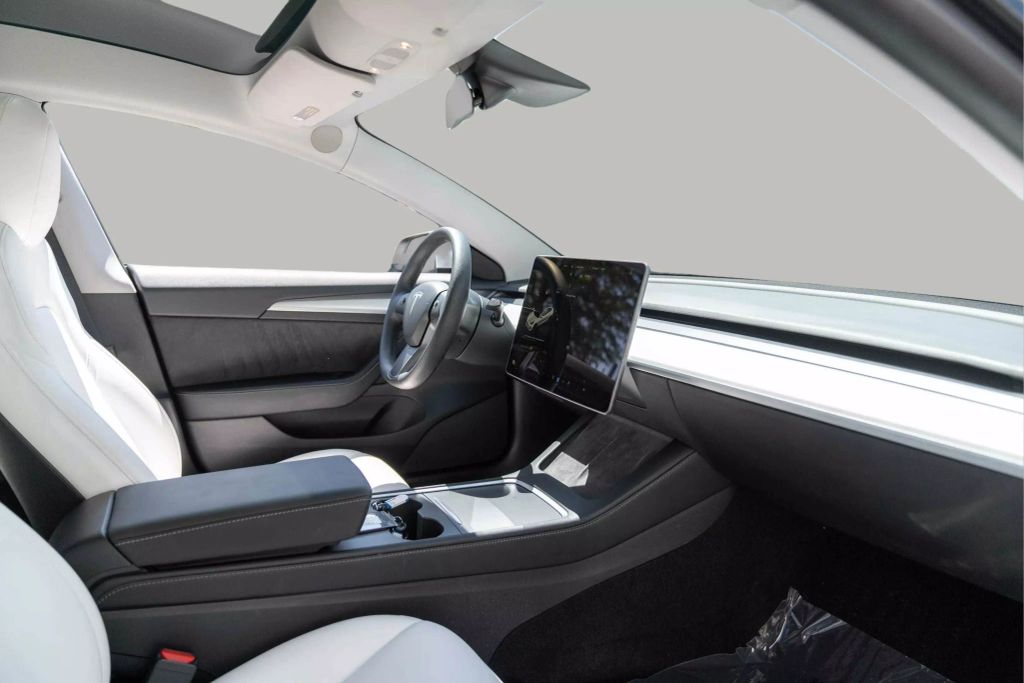 2022 TESLA MODEL Y SUV DUAL AC ELECTRIC MOTORS LONG RANGE SPORT UTILITY 4D
