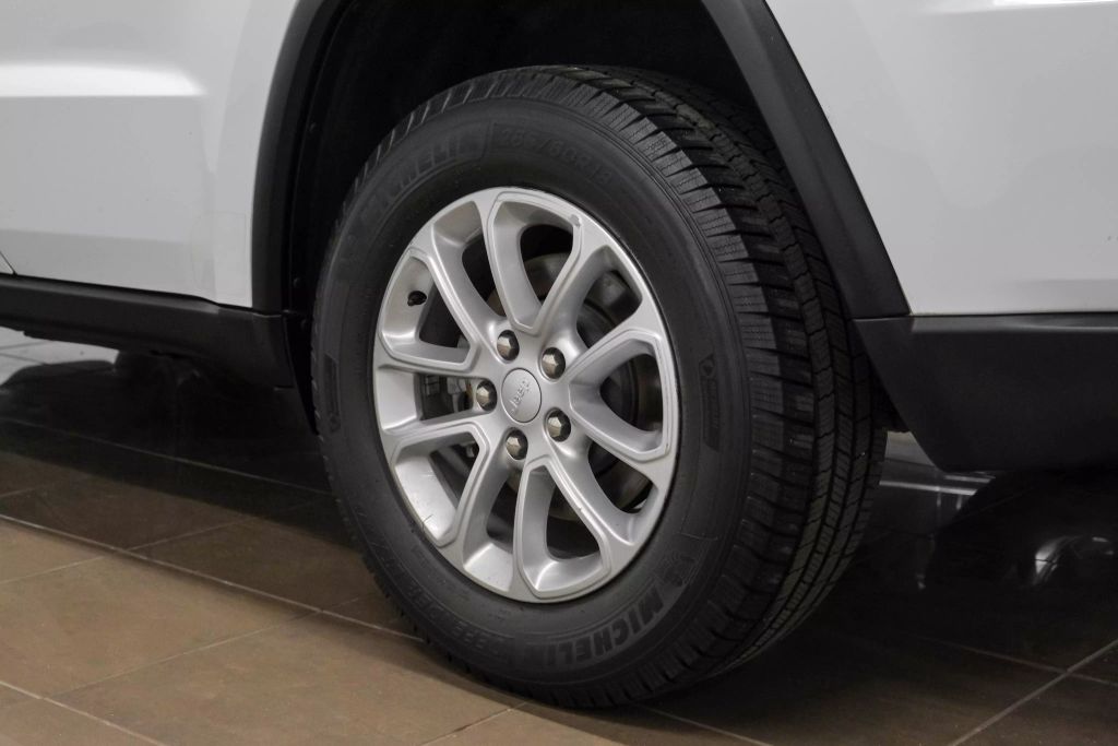 2021 JEEP GRAND CHEROKEE SUV V6, VVT, 3.6 LITER LAREDO X SPORT UTILITY 4D