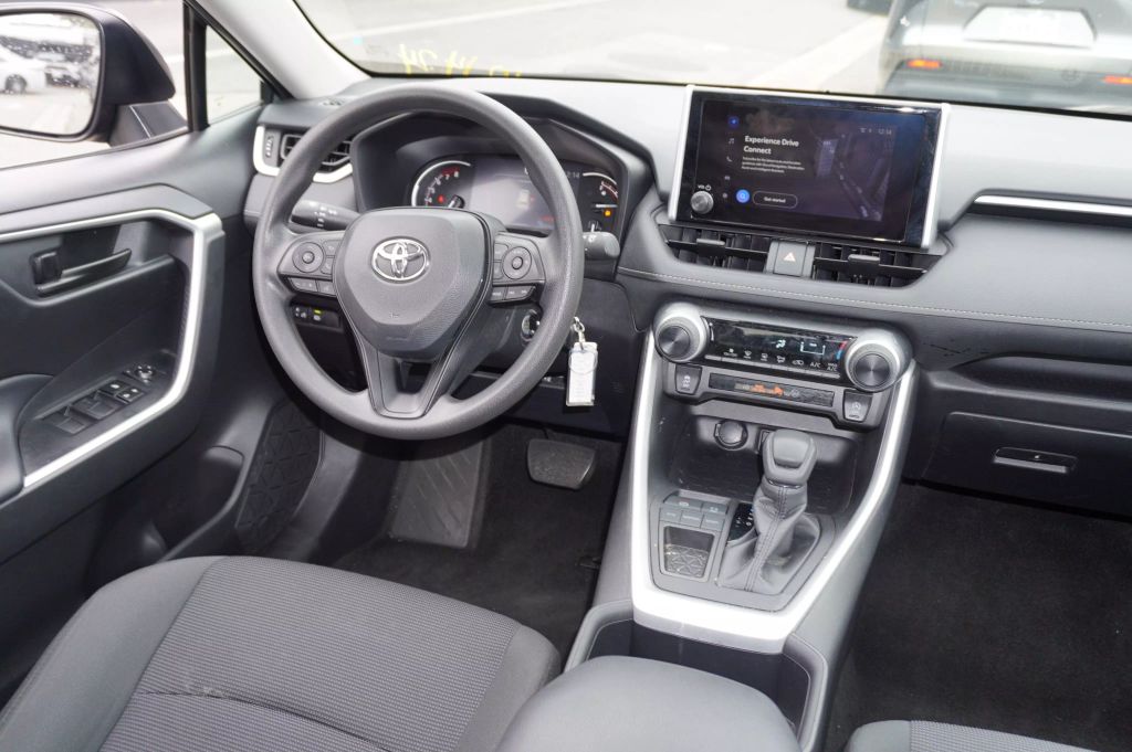 2024 TOYOTA RAV4 SUV 4-CYL, DYNAMIC-FORCE, 2.5 LITER LE SPORT UTILITY 4D