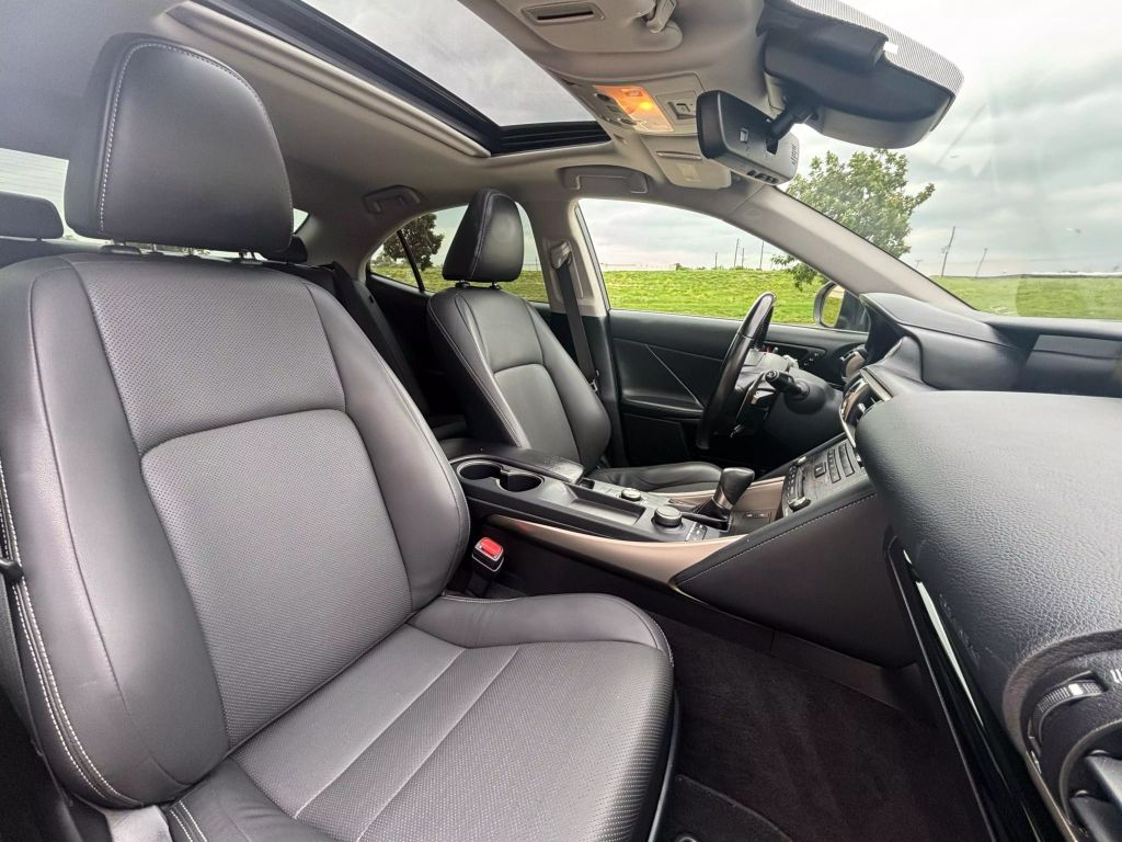 2020 Lexus Is - Image 10 2020 Lexus Is - Image 10