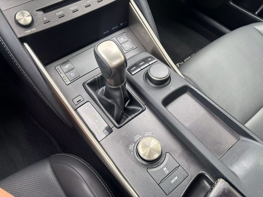 2020 Lexus Is - Image 22 2020 Lexus Is - Image 22