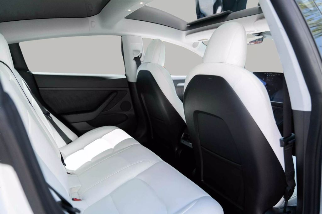 2022 TESLA MODEL Y SUV DUAL AC ELECTRIC MOTORS LONG RANGE SPORT UTILITY 4D