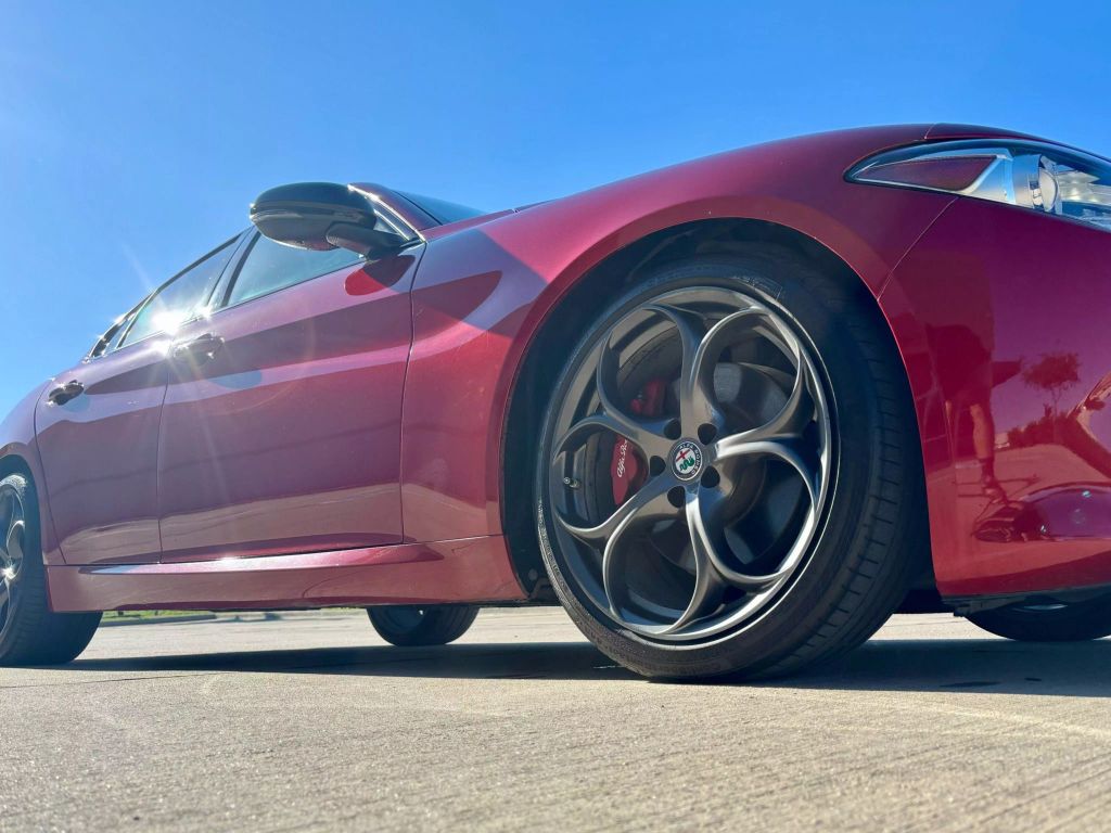 2018 Alfa Romeo Giulia - Image 9 2018 Alfa Romeo Giulia - Image 9