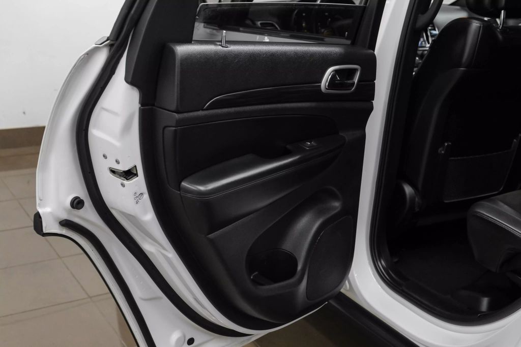 2021 JEEP GRAND CHEROKEE SUV V6, VVT, 3.6 LITER LAREDO X SPORT UTILITY 4D