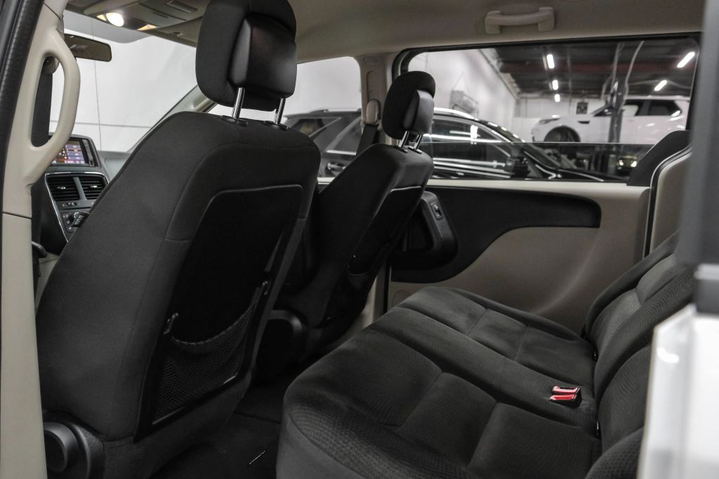 2017 DODGE GRAND CARAVAN PASSENGER PASSENGER V6, FLEX FUEL, 3.6 LITER SE MINIVAN 4D