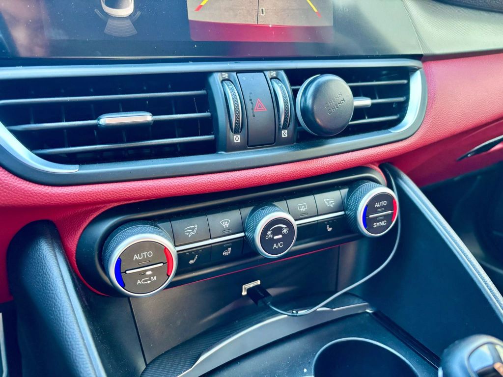 2018 Alfa Romeo Giulia - Image 22 2018 Alfa Romeo Giulia - Image 22