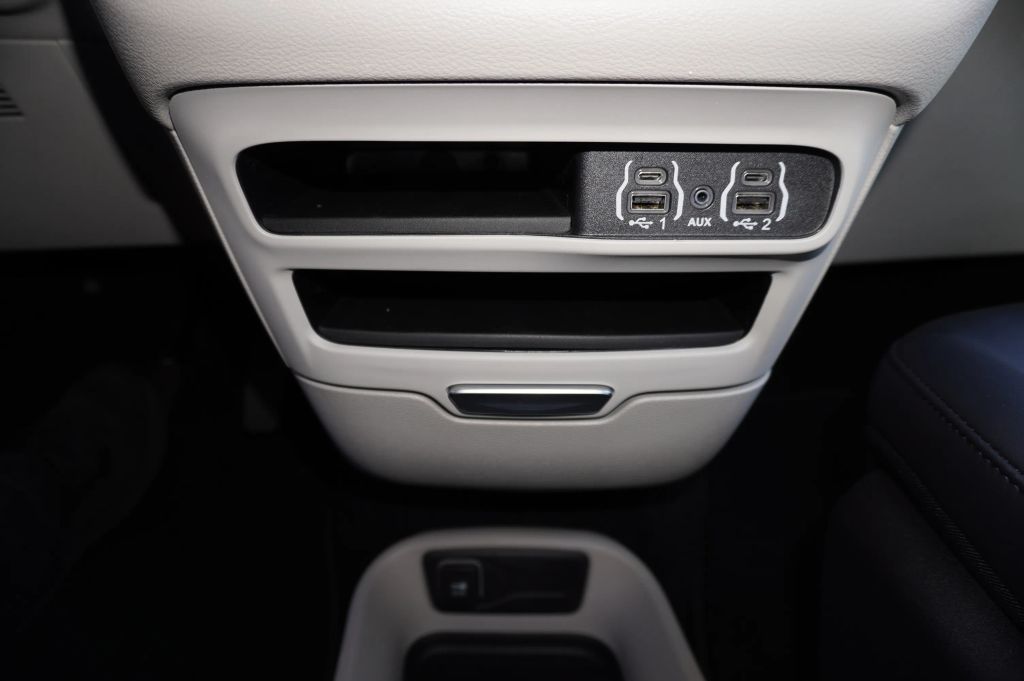2023 CHRYSLER PACIFICA VAN V6, 3.6 LITER TOURING L VAN 4D