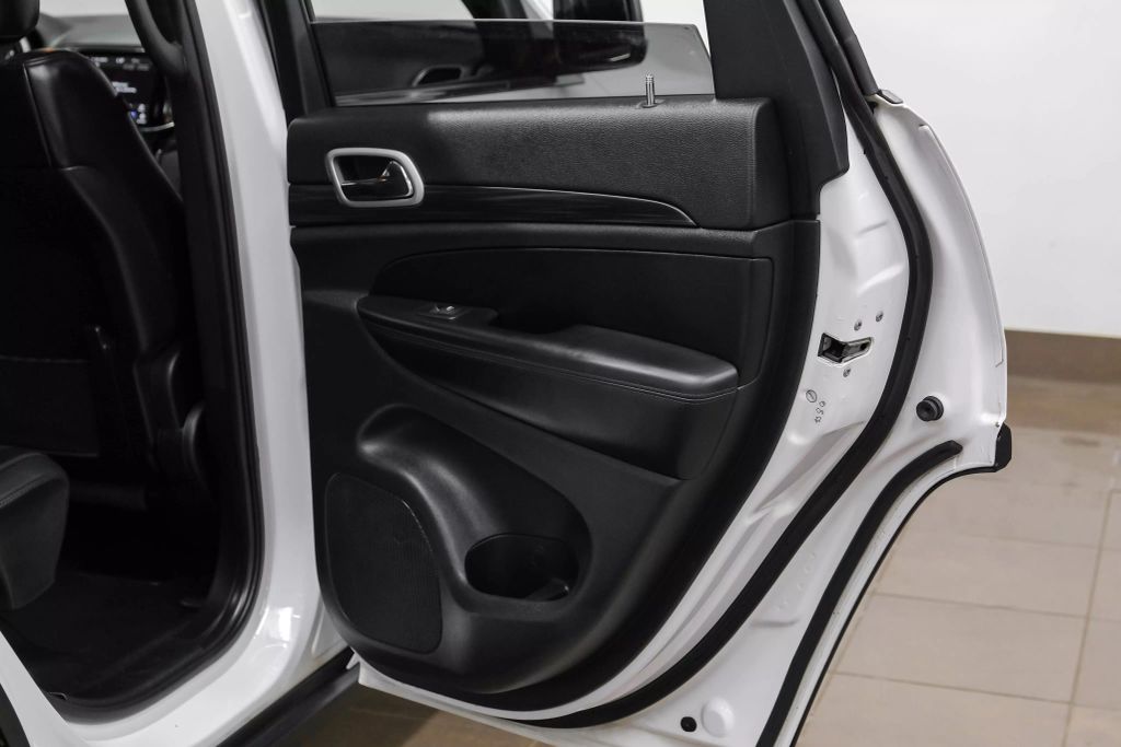 2021 JEEP GRAND CHEROKEE SUV V6, VVT, 3.6 LITER LAREDO X SPORT UTILITY 4D