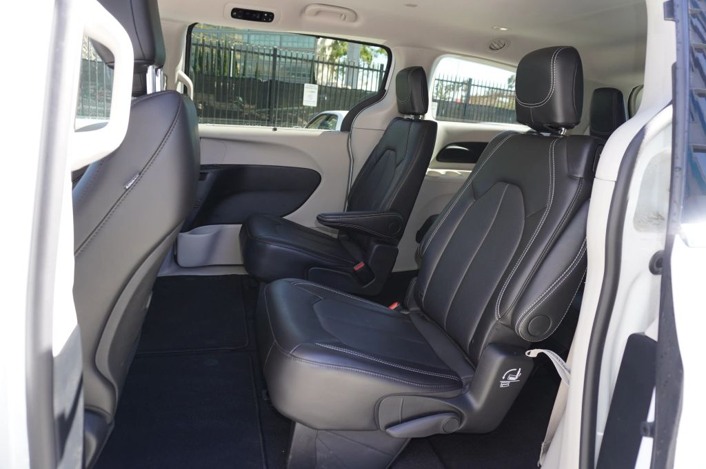 2023 CHRYSLER PACIFICA VAN V6, 3.6 LITER TOURING L VAN 4D