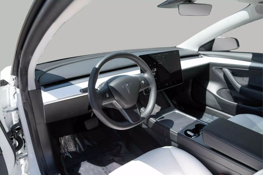 2022 TESLA MODEL Y SUV DUAL AC ELECTRIC MOTORS LONG RANGE SPORT UTILITY 4D
