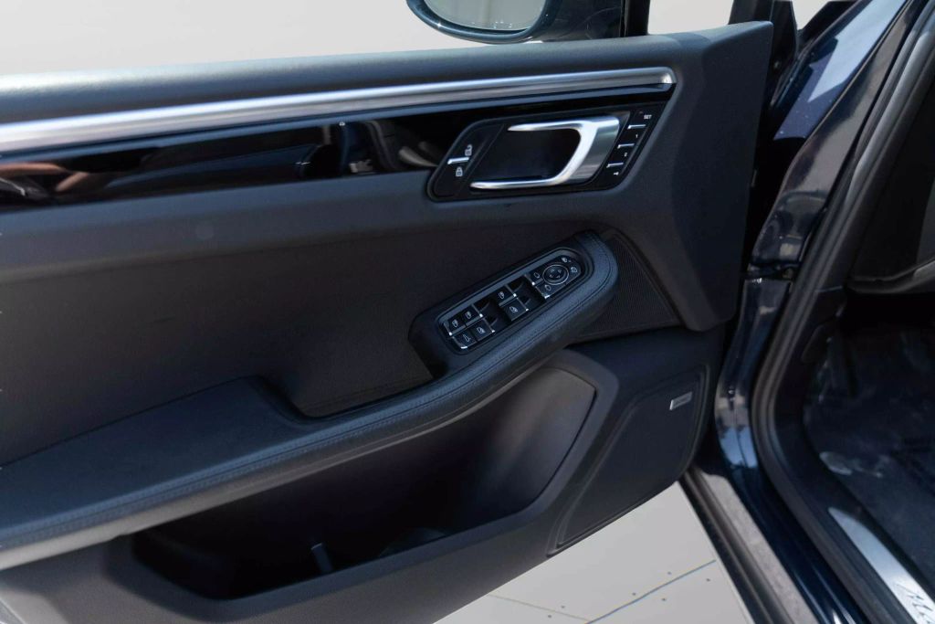 2021 PORSCHE MACAN SUV V6, TURBO, 3.0 LITER S SPORT UTILITY 4D