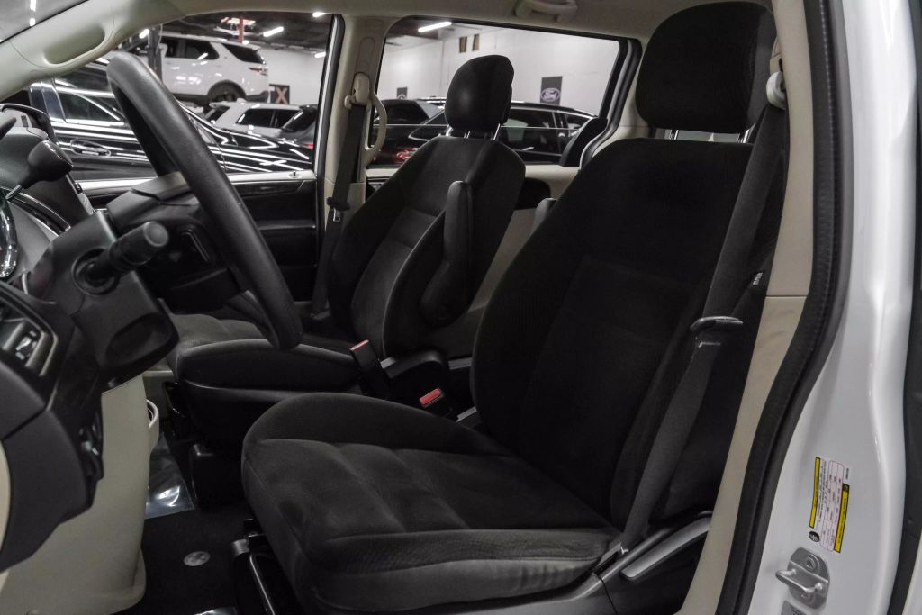 2017 DODGE GRAND CARAVAN PASSENGER PASSENGER V6, FLEX FUEL, 3.6 LITER SE MINIVAN 4D