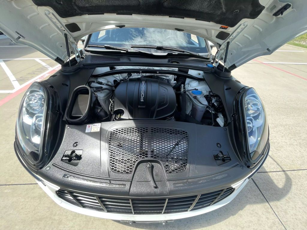 2017 Porsche Macan - Image 2 2017 Porsche Macan - Image 2