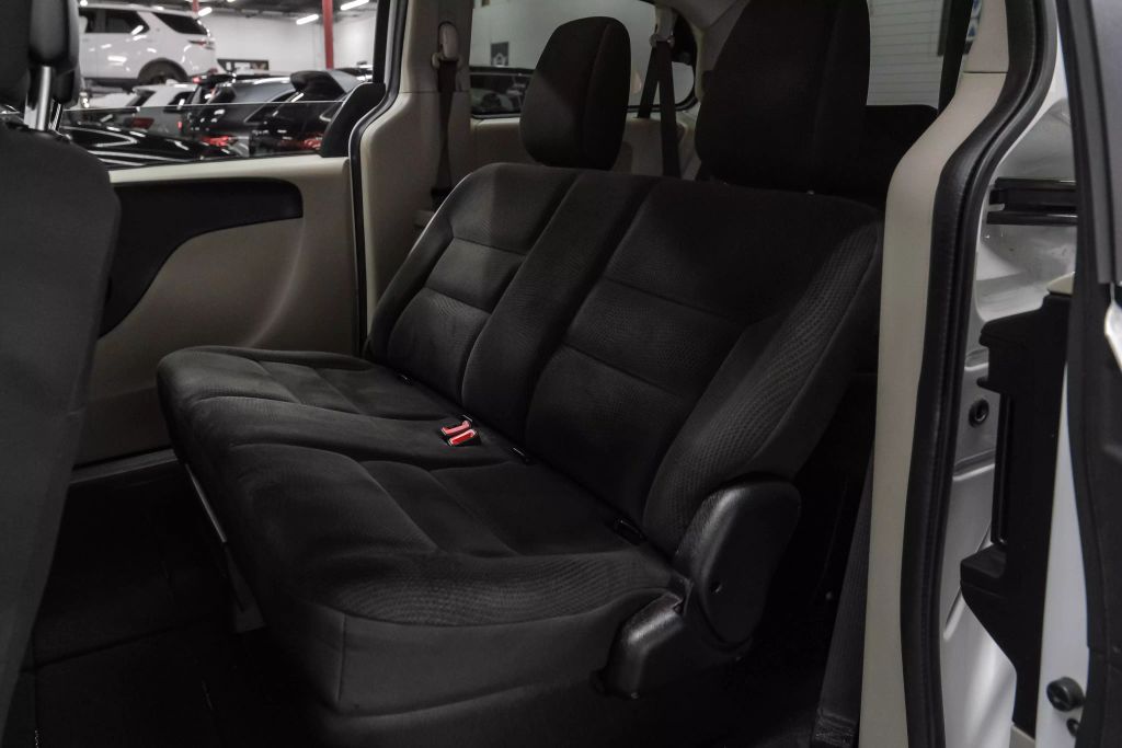 2017 DODGE GRAND CARAVAN PASSENGER PASSENGER V6, FLEX FUEL, 3.6 LITER SE MINIVAN 4D
