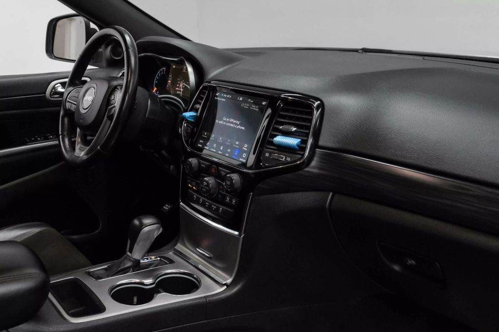 2021 JEEP GRAND CHEROKEE SUV V6, VVT, 3.6 LITER LAREDO X SPORT UTILITY 4D