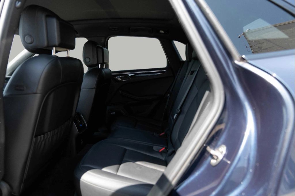 2021 PORSCHE MACAN SUV V6, TURBO, 3.0 LITER S SPORT UTILITY 4D