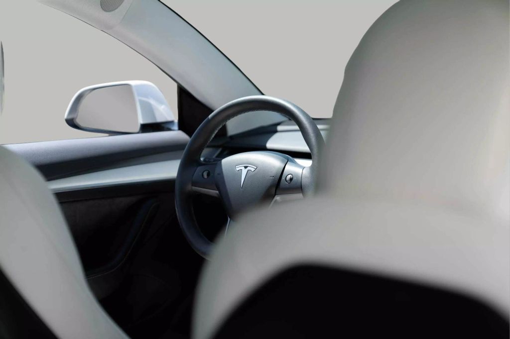 2022 TESLA MODEL Y SUV DUAL AC ELECTRIC MOTORS LONG RANGE SPORT UTILITY 4D