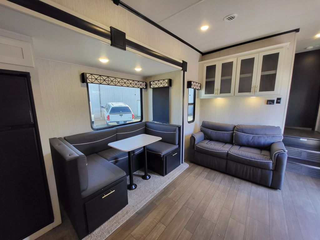 2022 WILDCAT BY FOREST RIVER WILDCAT FIFTH WHEEL - - 302BH