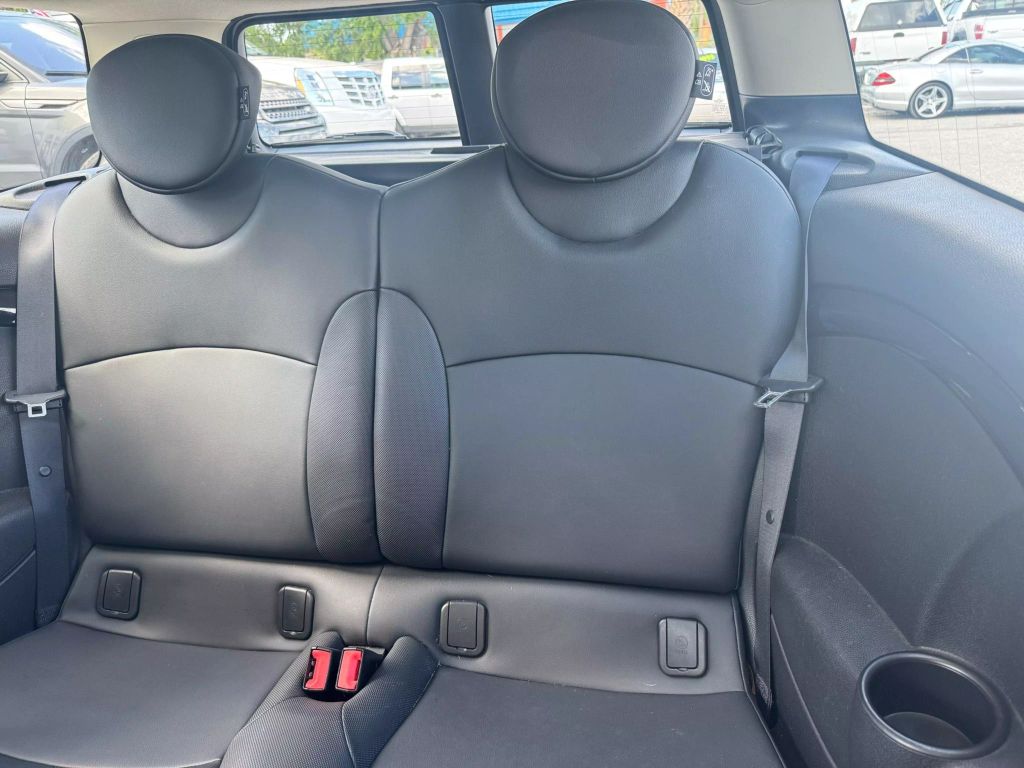 2011 MINI CLUBMAN HATCHBACK 4-CYL, 1.6 LITER COOPER HATCHBACK 3D