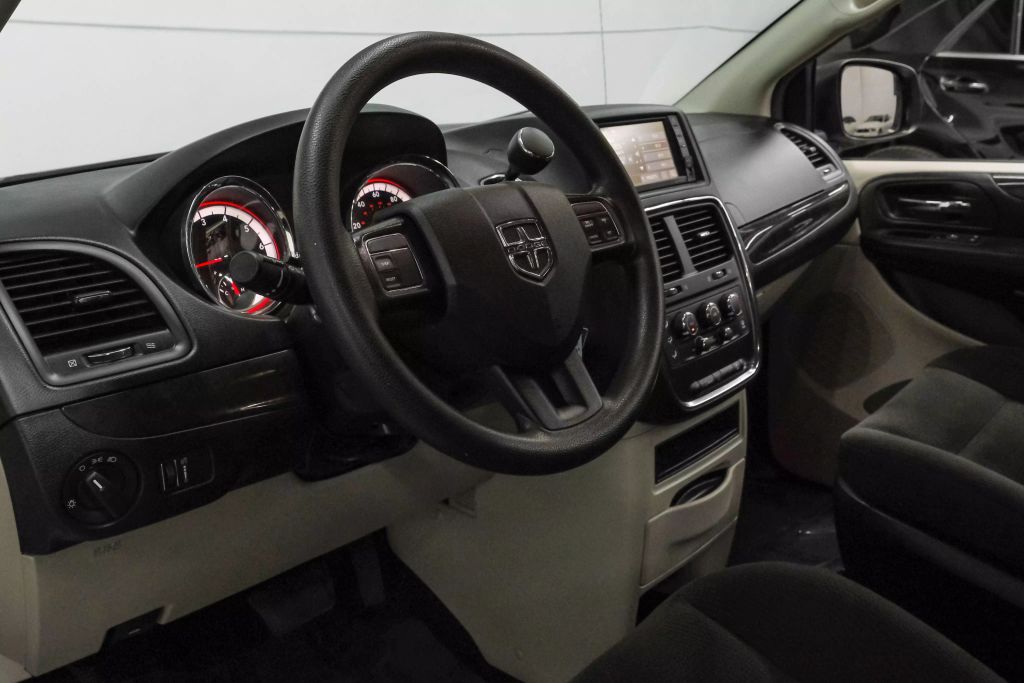 2017 DODGE GRAND CARAVAN PASSENGER PASSENGER V6, FLEX FUEL, 3.6 LITER SE MINIVAN 4D