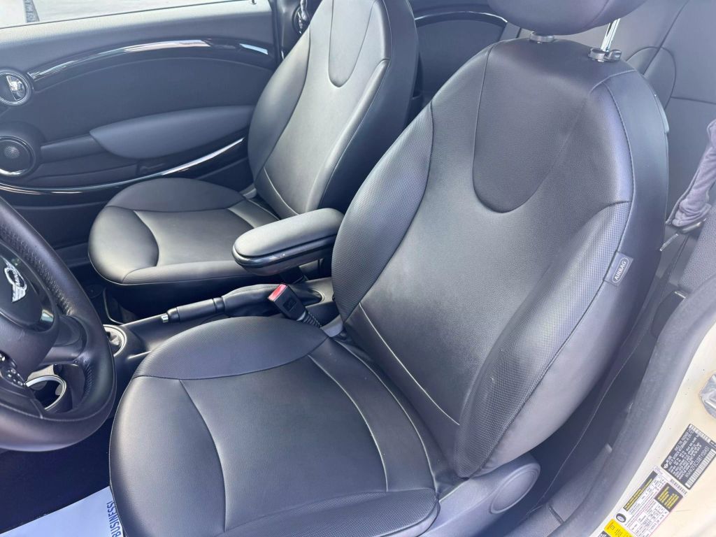 2011 MINI CLUBMAN HATCHBACK 4-CYL, 1.6 LITER COOPER HATCHBACK 3D