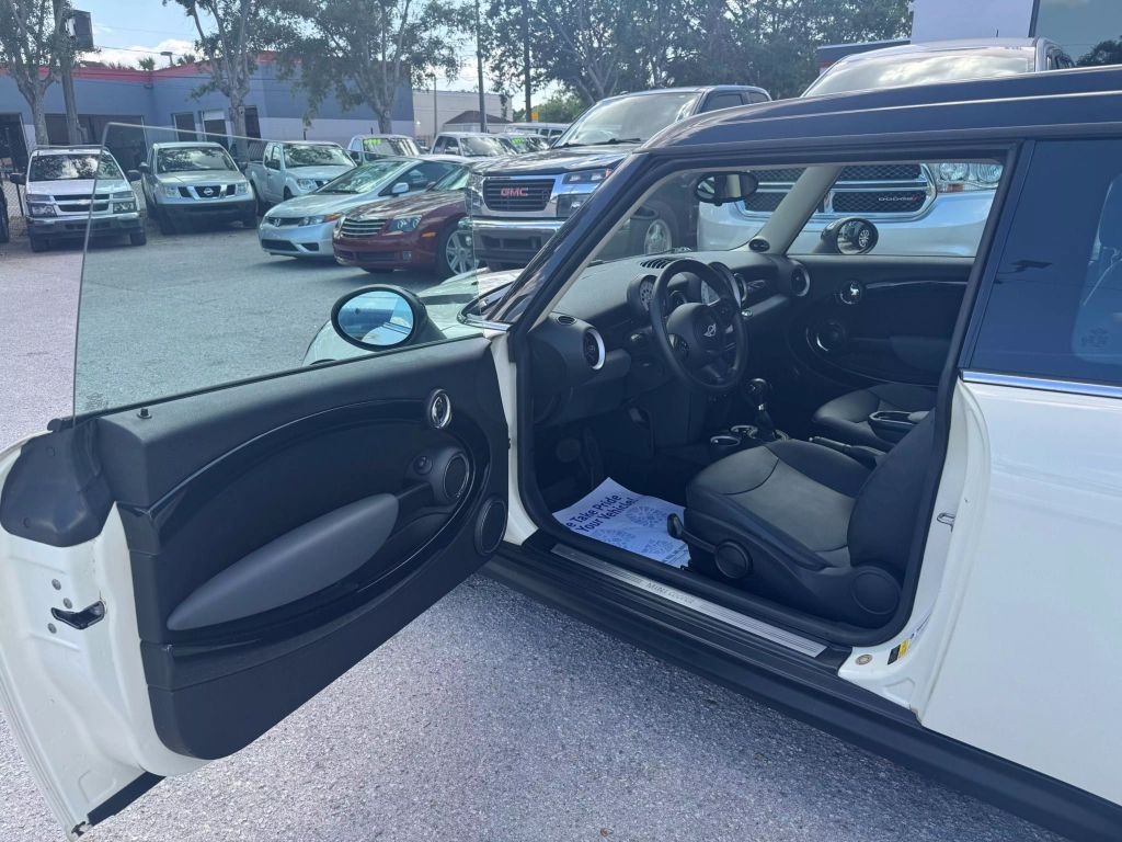 2011 MINI CLUBMAN HATCHBACK 4-CYL, 1.6 LITER COOPER HATCHBACK 3D