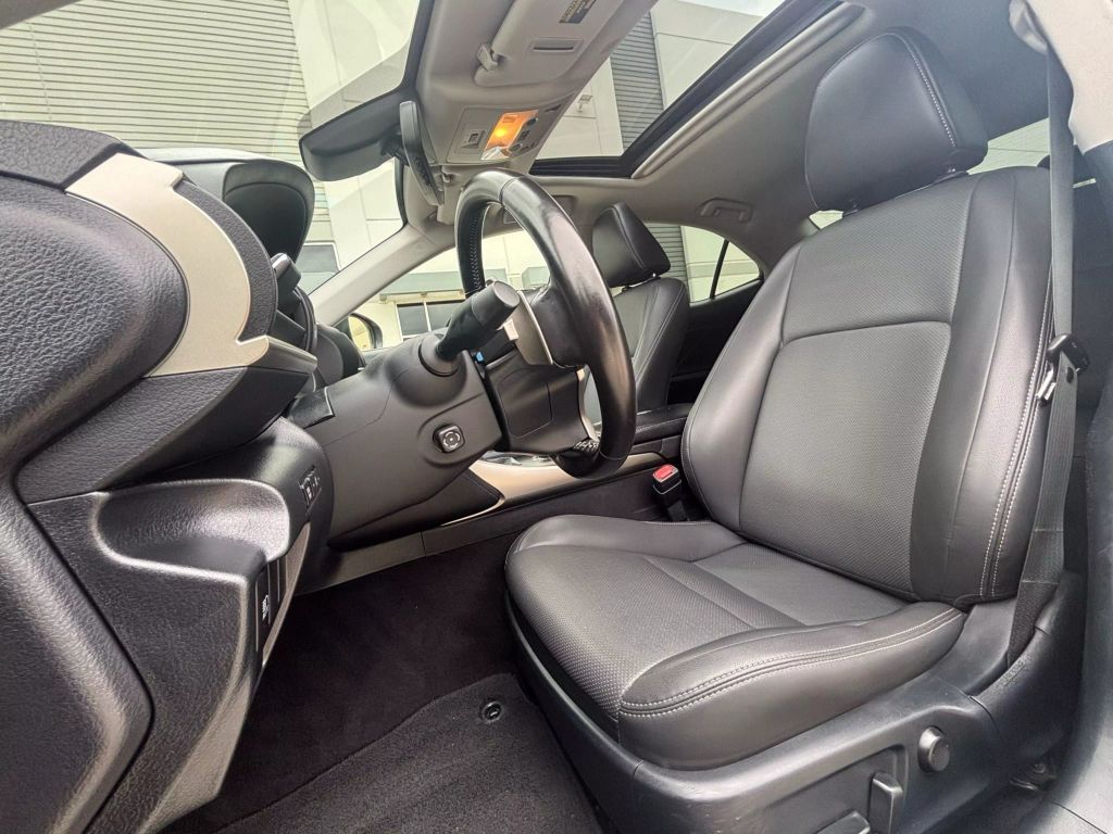 2020 Lexus Is - Image 14 2020 Lexus Is - Image 14