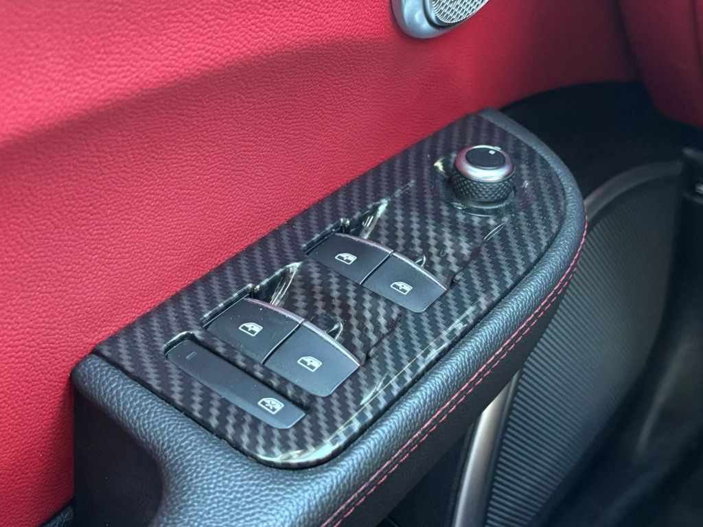 2018 Alfa Romeo Giulia - Image 27 2018 Alfa Romeo Giulia - Image 27