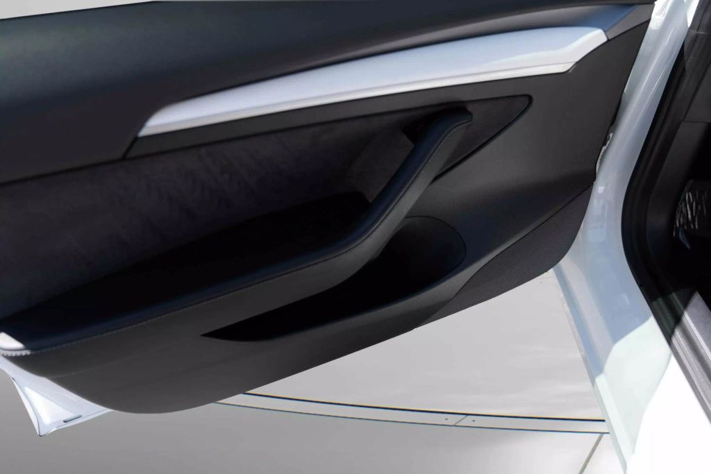2022 TESLA MODEL Y SUV DUAL AC ELECTRIC MOTORS LONG RANGE SPORT UTILITY 4D