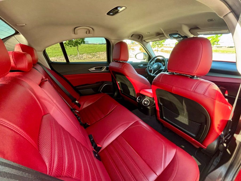 2018 Alfa Romeo Giulia - Image 16 2018 Alfa Romeo Giulia - Image 16