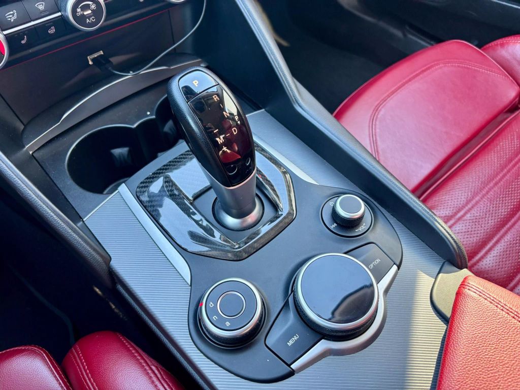 2018 Alfa Romeo Giulia - Image 23 2018 Alfa Romeo Giulia - Image 23