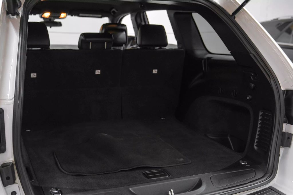 2021 JEEP GRAND CHEROKEE SUV V6, VVT, 3.6 LITER LAREDO X SPORT UTILITY 4D