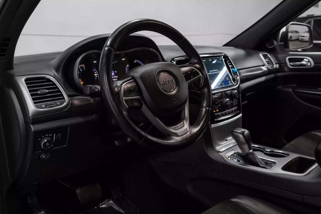 2021 JEEP GRAND CHEROKEE SUV V6, VVT, 3.6 LITER LAREDO X SPORT UTILITY 4D