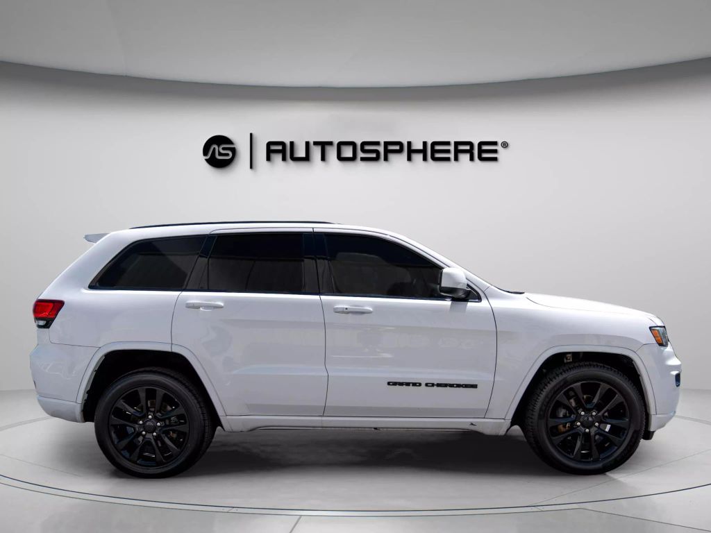2018 JEEP GRAND CHEROKEE SUV V6, VVT, 3.6 LITER ALTITUDE SPORT UTILITY 4D