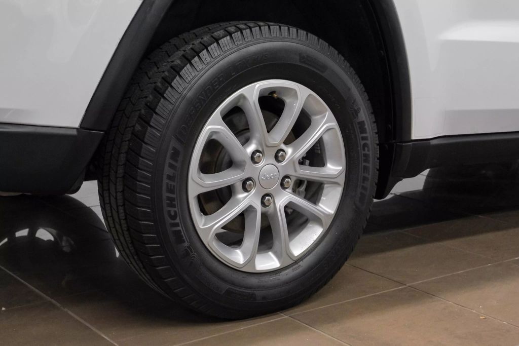 2021 JEEP GRAND CHEROKEE SUV V6, VVT, 3.6 LITER LAREDO X SPORT UTILITY 4D