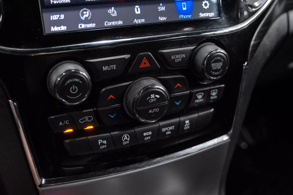 2021 JEEP GRAND CHEROKEE SUV V6, VVT, 3.6 LITER LAREDO X SPORT UTILITY 4D