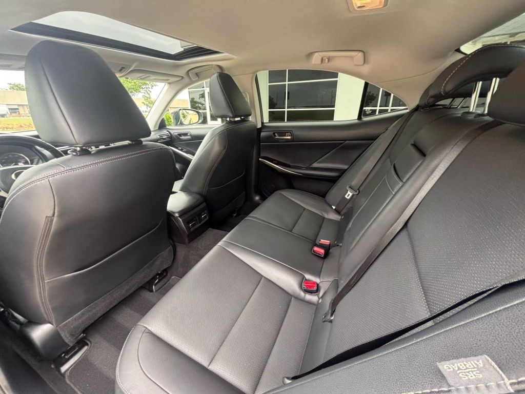 2020 Lexus Is - Image 17 2020 Lexus Is - Image 17