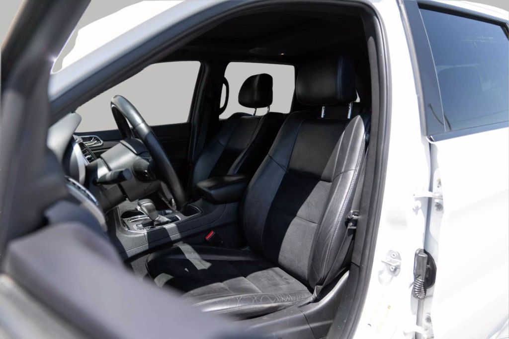 2018 JEEP GRAND CHEROKEE SUV V6, VVT, 3.6 LITER ALTITUDE SPORT UTILITY 4D