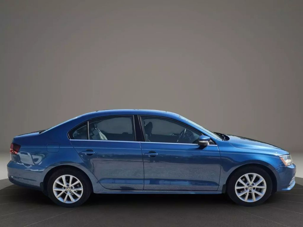 2017 Volkswagen Jetta - Image 4 2017 Volkswagen Jetta - Image 4