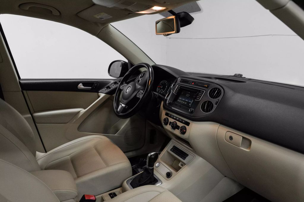 2016 VOLKSWAGEN TIGUAN SUV 4-CYL, TURBO, 2.0 LITER 2.0T S SPORT UTILITY 4D