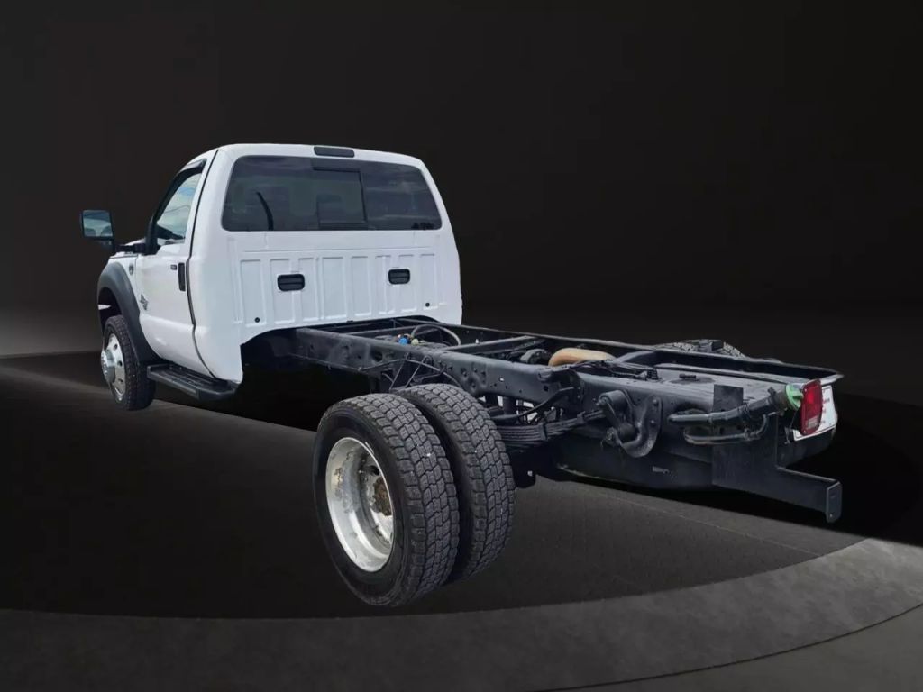 2016 Ford F450 Super Duty Regular Cab & Chassis - Image 8 2016 Ford F450 Super Duty Regular Cab & Chassis - Image 8