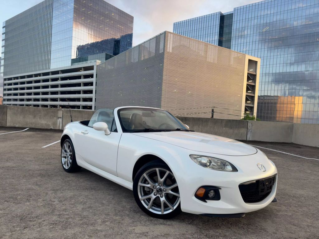 Used 2013 Mazda MX-5 Miata Grand Touring with VIN JM1NC2NF0D0227636 for sale in Austin, TX