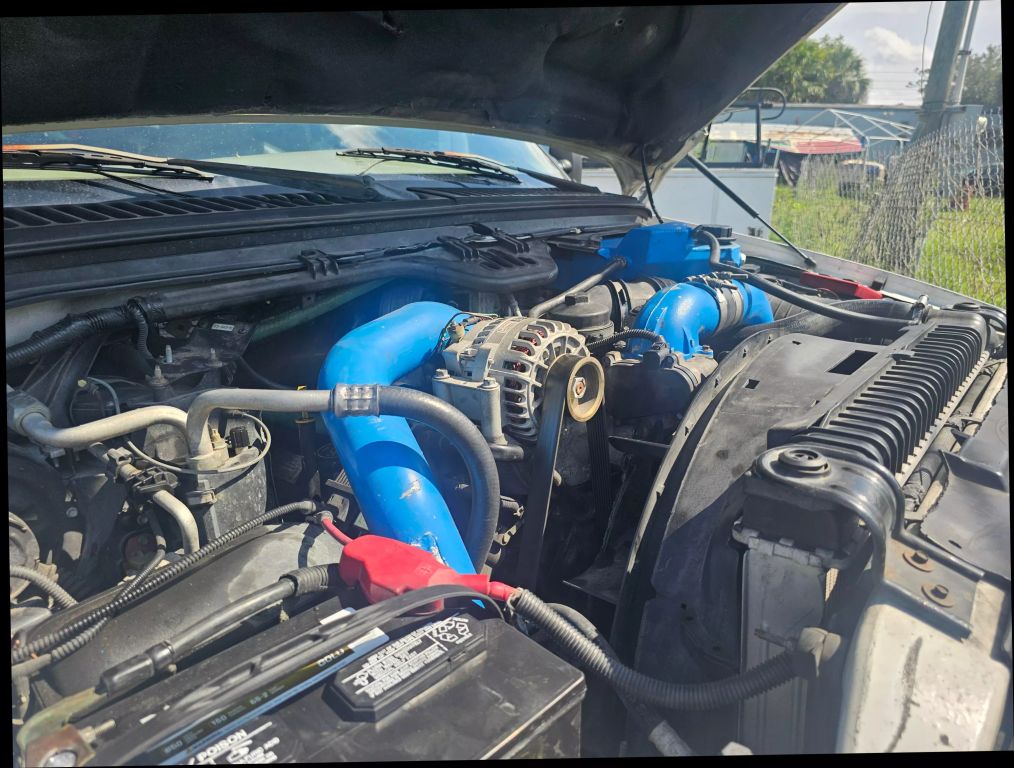 2004 Ford F250 Super Duty Crew Cab - Image 12