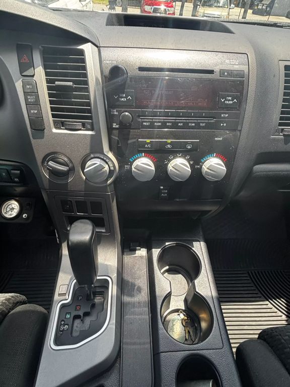 2011 TOYOTA TUNDRA CREWMAX PICKUP V8, FLEX FUEL, 5.7 LITER PICKUP 4D 5 1/2 FT
